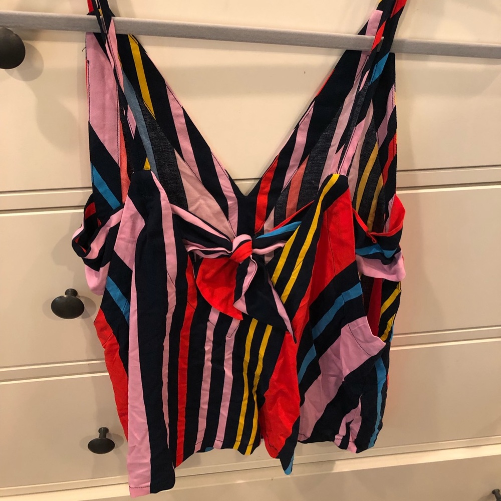 Lulu’s XS Super cute Adrift double strap tank with side cutouts + tiebacks - Picture 5 of 8